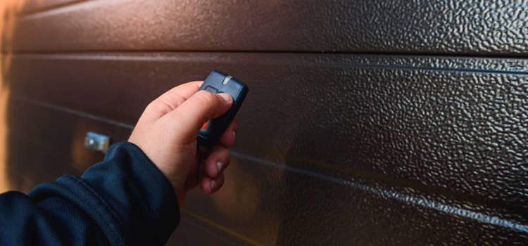 automatic door opener with remote control in Bell